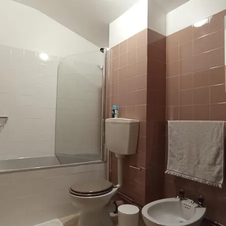 3 Bed House - Sleeps 4 - Wifi - Parking Casa de Férias