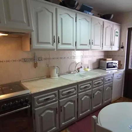 3 Bed House - Sleeps 4 - Wifi - Parking * Angra do Heroísmo