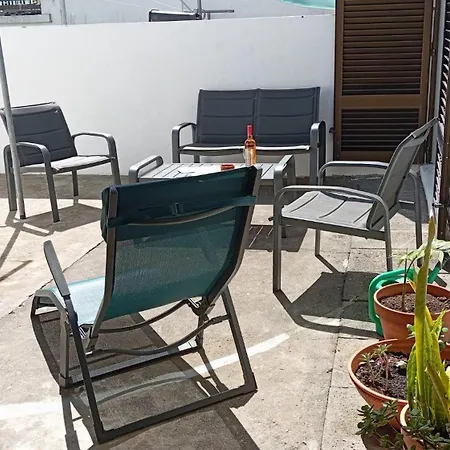 3 Bed House - Sleeps 4 - Wifi - Parking * Angra do Heroísmo