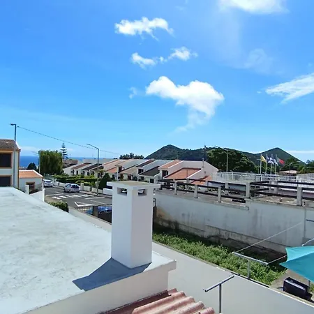 Casa de Férias 3 Bed House - Sleeps 4 - Wifi - Parking *