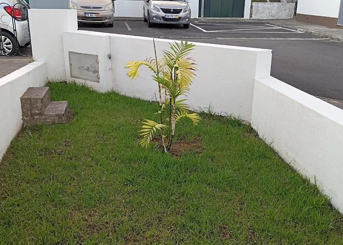 3 Bed House - Sleeps 4 - Wifi - Parking