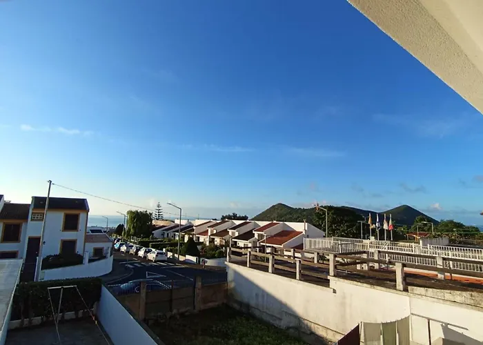 3 Bed House - Sleeps 4 - Wifi - Parking Σπίτι διακοπών