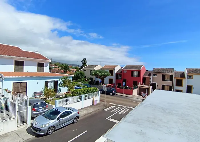 3 Bed House - Sleeps 4 - Wifi - Parking Σπίτι διακοπών